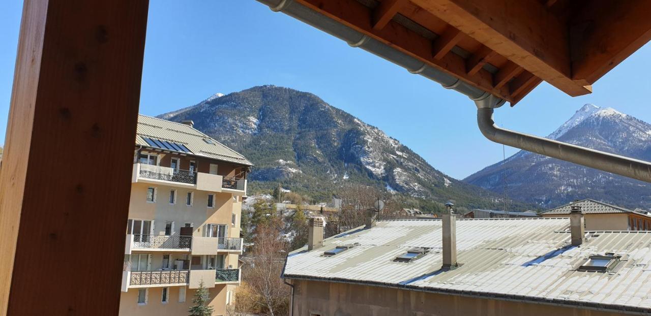 Ferienwohnung Joli T2 + Coin Montagne + Garage Briançon Exterior foto