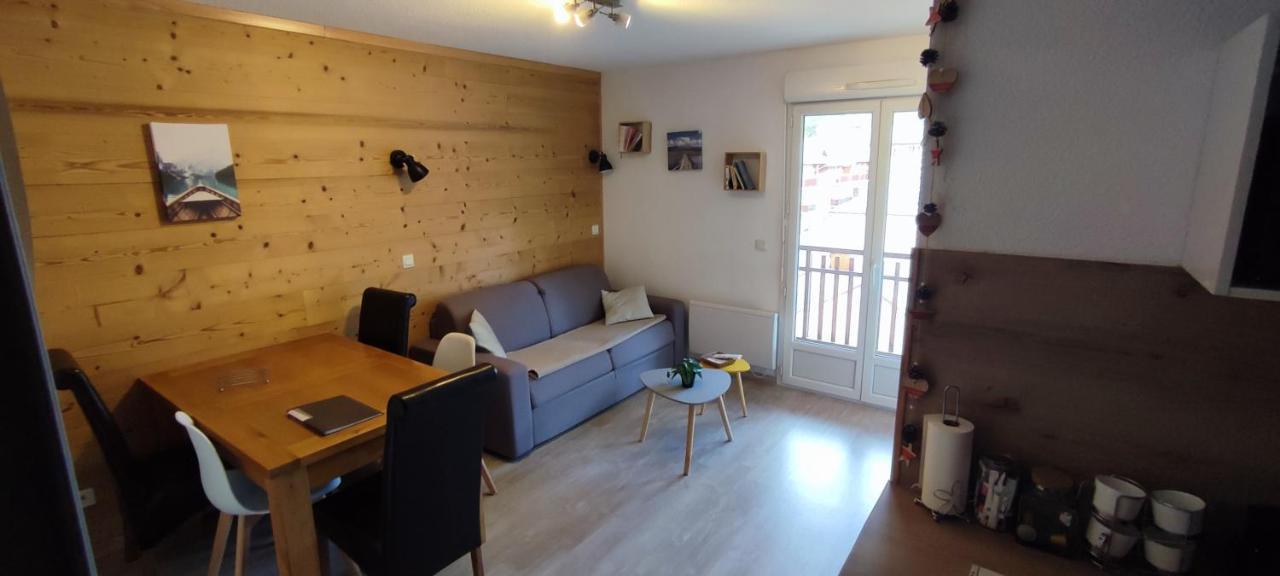 Ferienwohnung Joli T2 + Coin Montagne + Garage Briançon Exterior foto